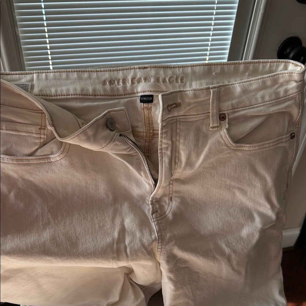 American Eagle Cream Jeans